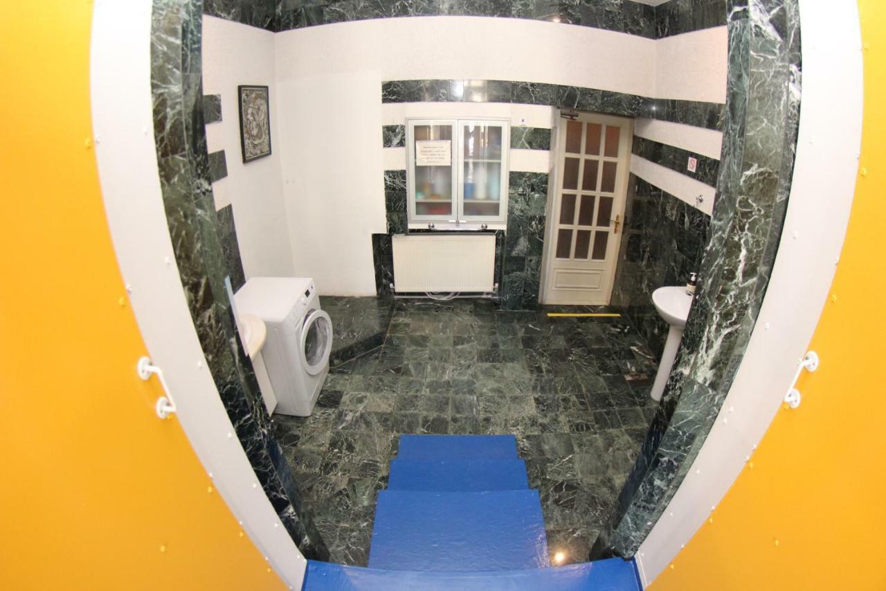 Orpheus Hostel And Apartments Odessa Luaran gambar