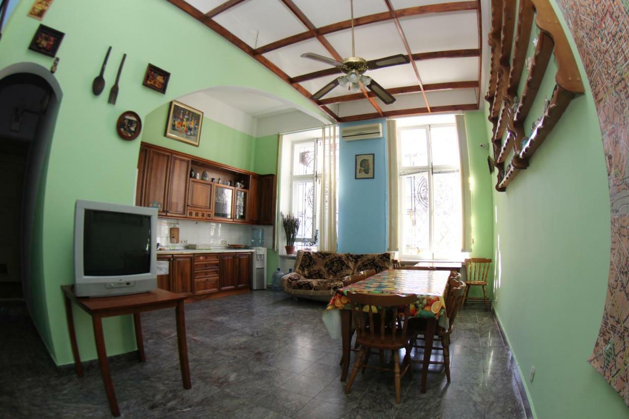Orpheus Hostel And Apartments Odessa Luaran gambar